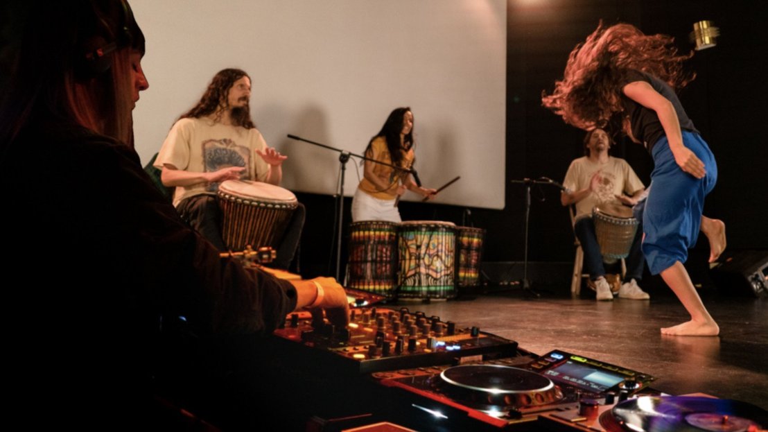 Portada capitulo 2: Ritmos y conjuro