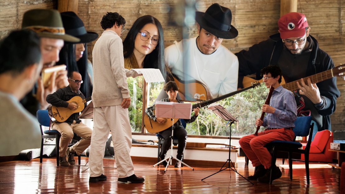 Collage composición musica ficta y musica indigena