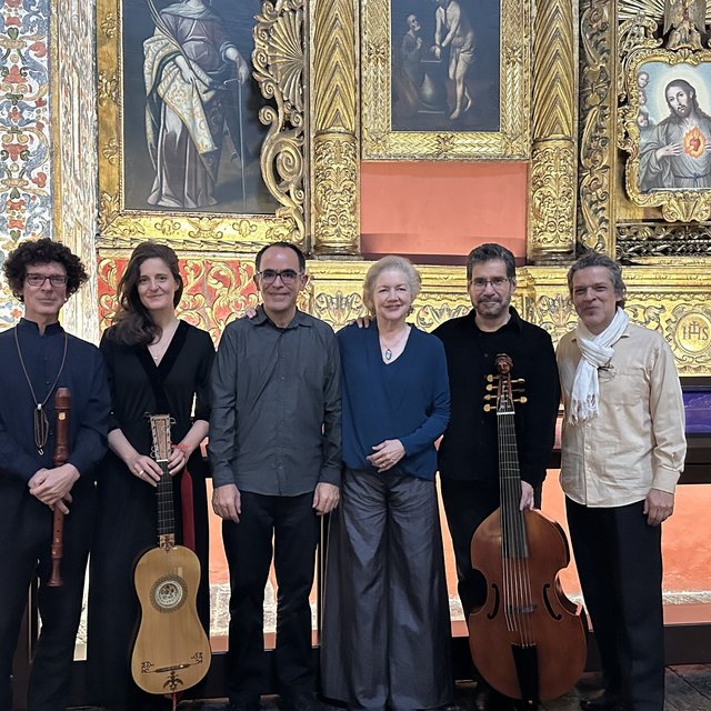 Música Ficta después de un concierto en el Museo Santa Clara, en Bogotá.
