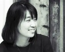 Fotografia a blanco y negro de Hang Kang, escritora surcoreana